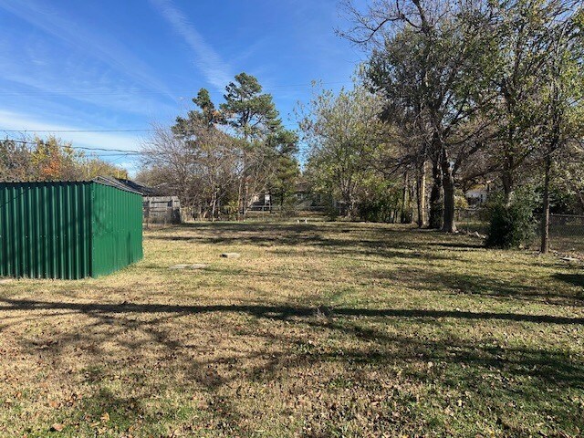 Building Photo - 518 E Lockheed Dr