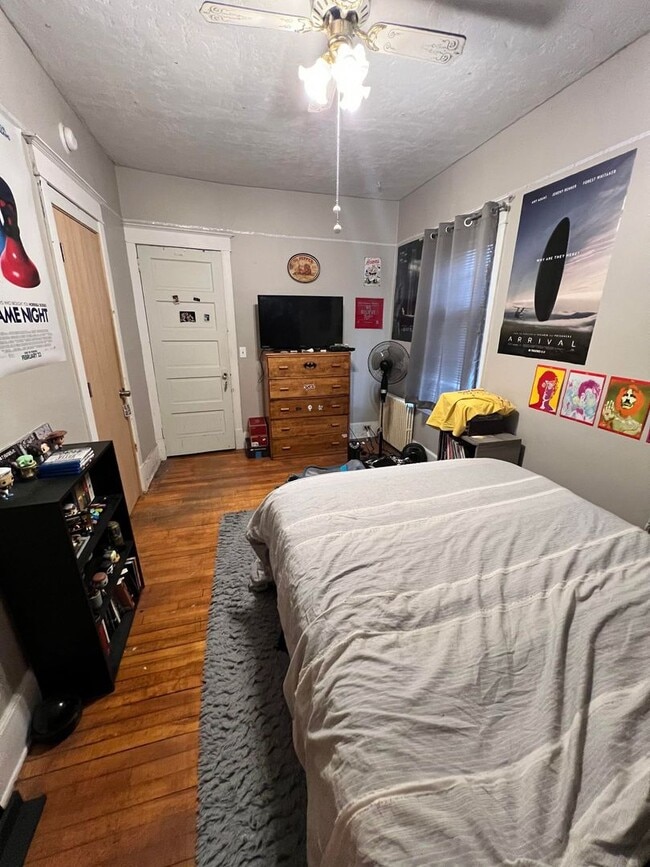 Building Photo - 420 W Arrowhead Rd