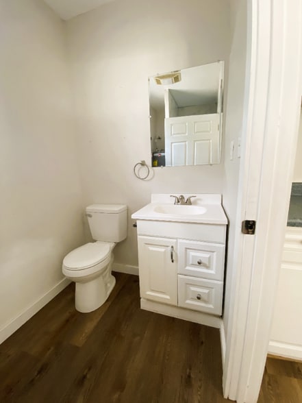 Building Photo - 143 Jasmine Ln