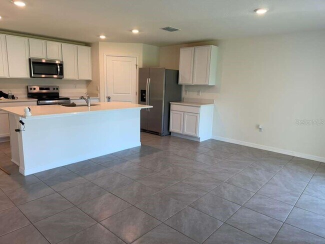 Building Photo - 1620 SW 168th Loop