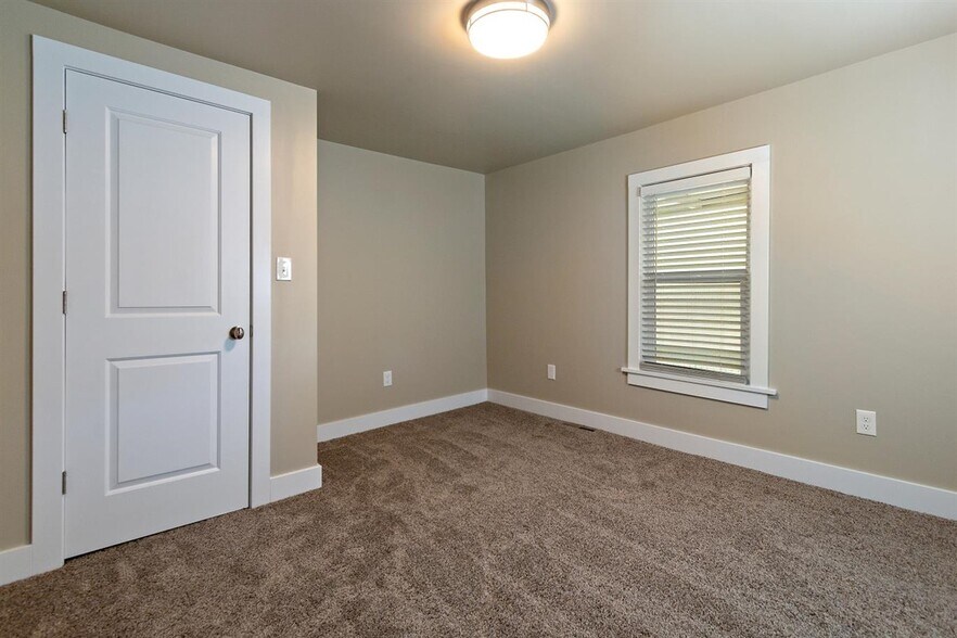 Bedroom 2 - 915 Irving St
