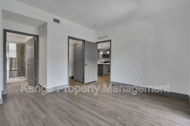 Building Photo - 630 NE 14th Ct