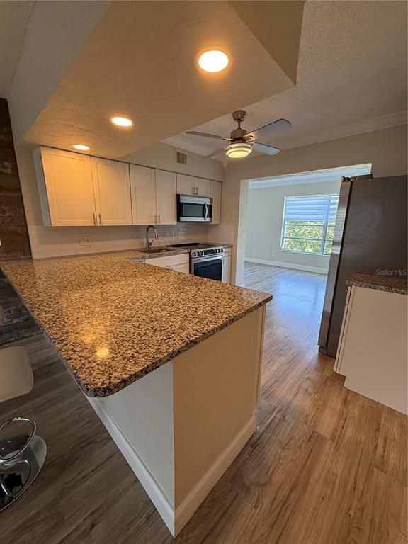 Building Photo - 2428 Columbia Dr