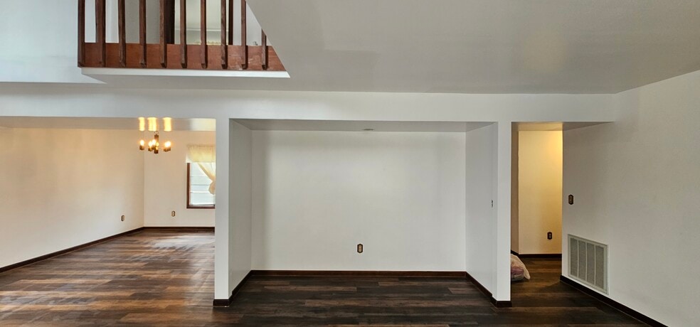 LIVING ROOM - 114 Murray Hill Rd