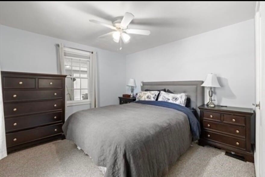 Bedroom - 435A Walpole St