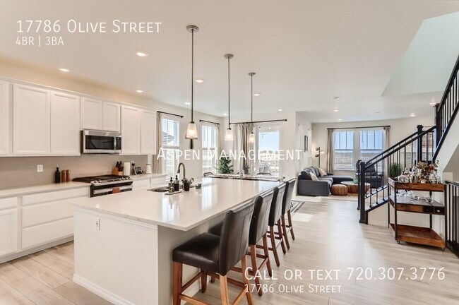 Building Photo - Bright and spacious 4BR, 3BA! Great location!