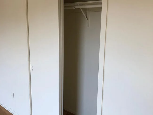 Building Photo - 550 Central Ave