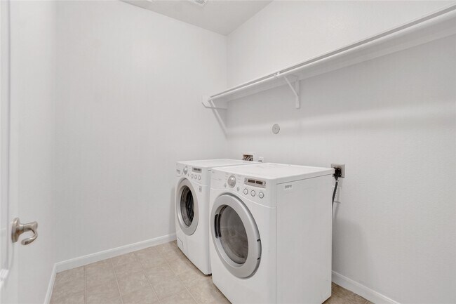 Building Photo - 10514 Kentington Oak Dr