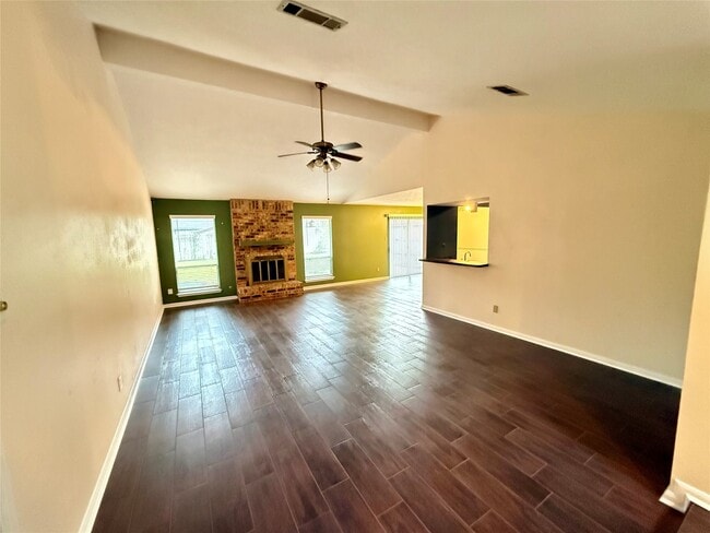 Building Photo - 16002 Havenhurst Dr