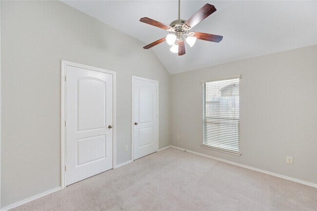 Building Photo - 5615 Stoneridge Ct