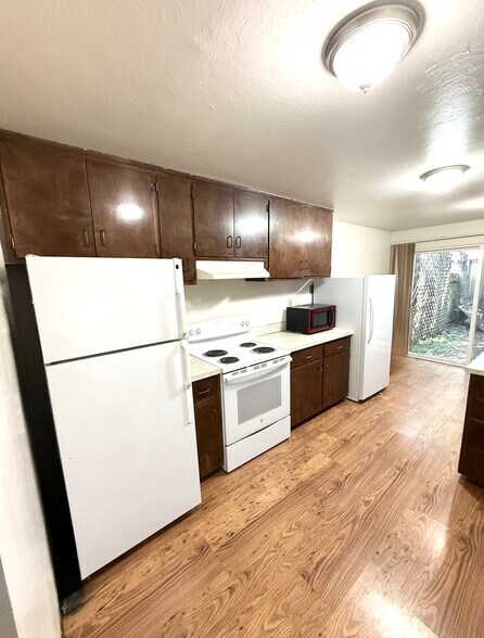 Building Photo - 1633 Best Ln