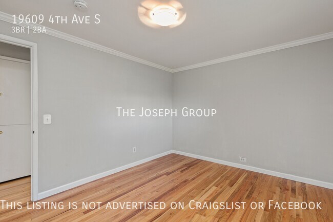 Building Photo - Beautifully updated 3 bed/1.75 bath in Des...