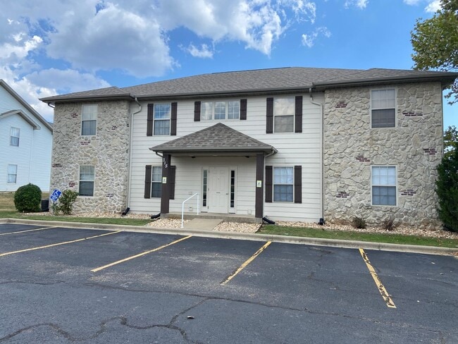 Building Photo - Condominium in Sycamore Ridge