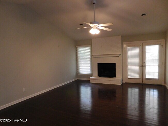 Building Photo - 278 Gatewood Dr