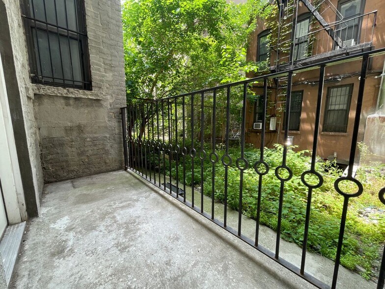 Building Photo - 312 W 121st St