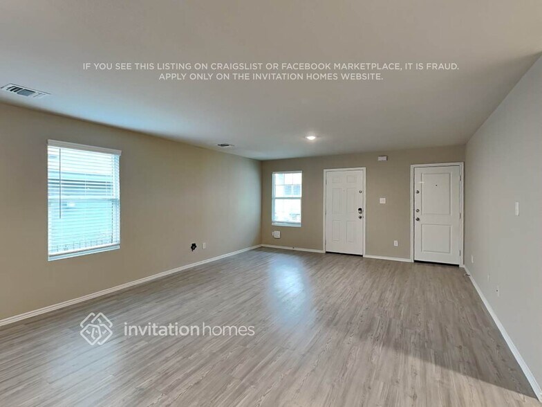 Building Photo - 7319 Avila Vis