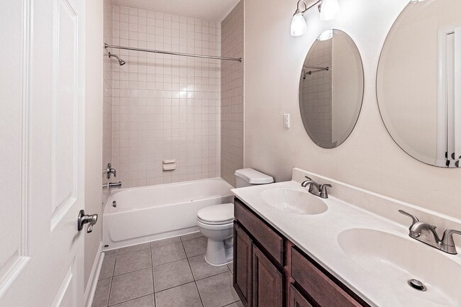 Building Photo - 3 bedroom, 2 bath in Wilmington