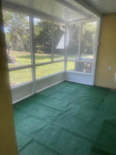 Building Photo - 202 Sparrow Dr