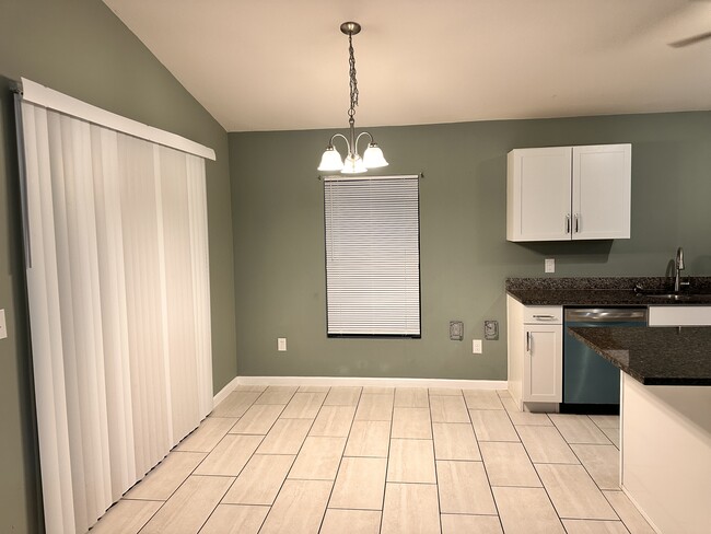 Building Photo - 318 NW 8th Terrace