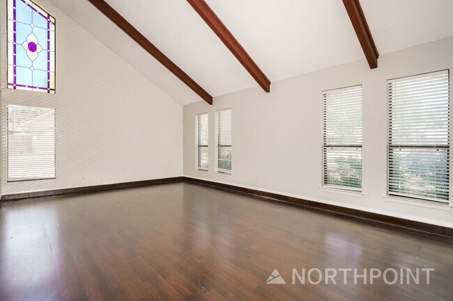 Building Photo - 4 BR/3.5BA | Newly Renovated Single Family Home | 1-Car Covered Parking |Backyard Deck