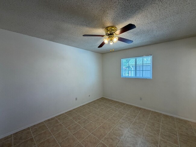 Building Photo - 3 Bedroom Single Story Home Available Near E Main Street & Hwy 314 SW in Los Lunas!