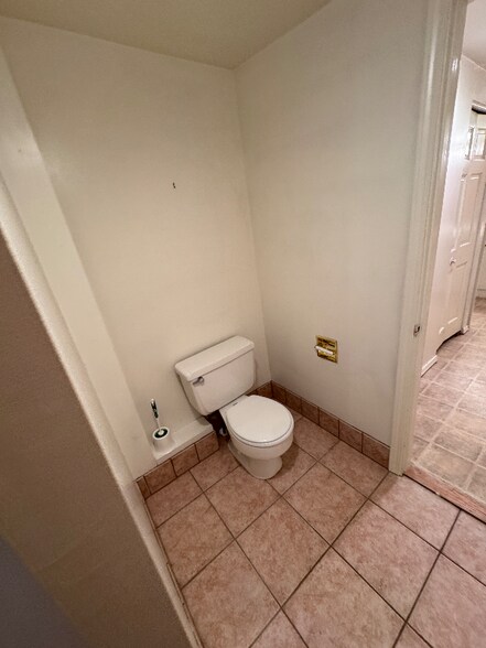 Building Photo - 1356 Shenandoah Dr