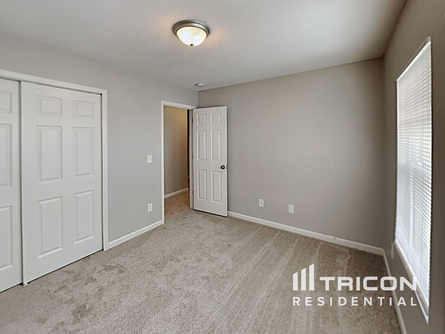 Building Photo - 812 Spears Dr