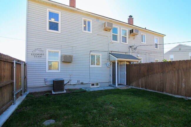 Building Photo - 3 Bedroom, 1 Bath Duplex in Richland