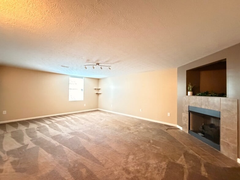 Building Photo - 7408 Cayman Ln