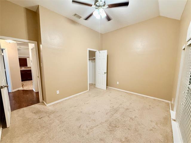 Building Photo - 3210 W Glenwood Dr