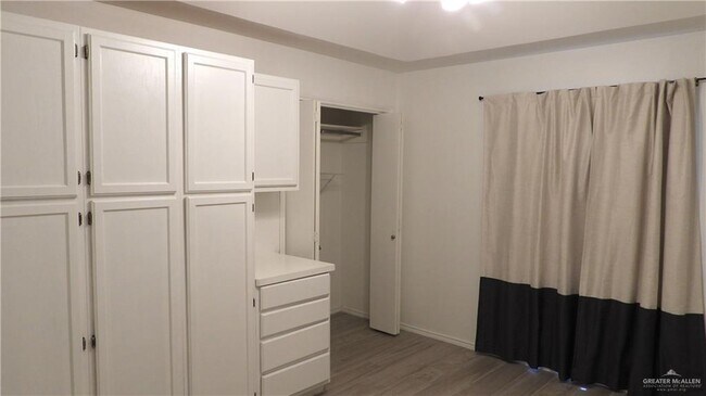 Building Photo - 2301 Anacua Cir