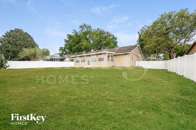 Building Photo - 7652 Clubhouse Estates Dr