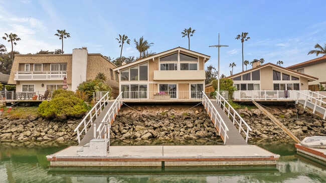 Primary Photo - 2957 Seaview Ave