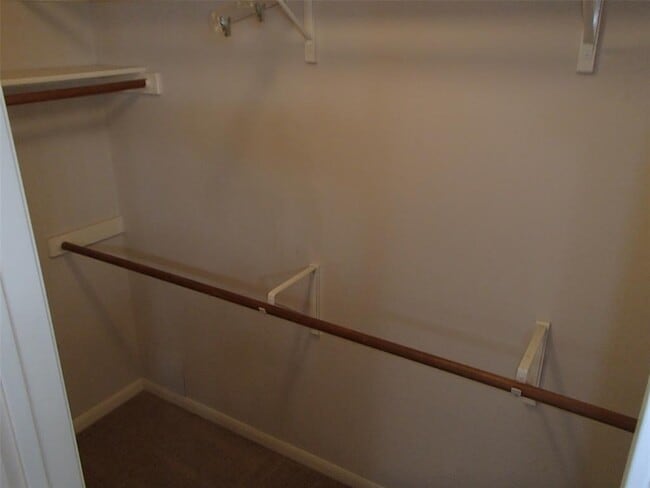 Building Photo - 208 Juniper Dr