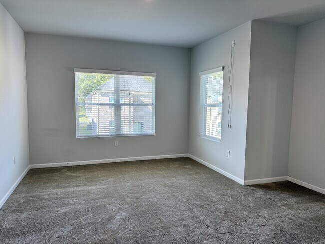 Building Photo - 2090 Ecoland Dr
