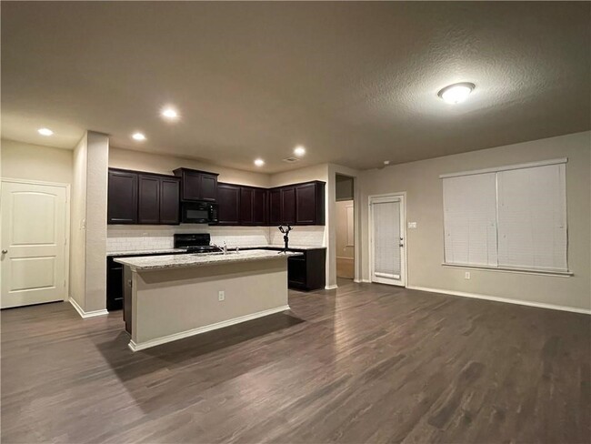 Building Photo - 109 Miles Dr