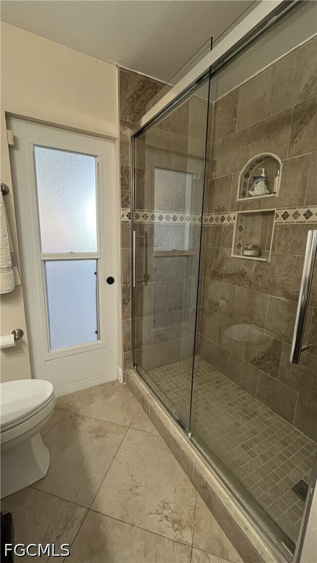 Building Photo - 213 SE 21st St