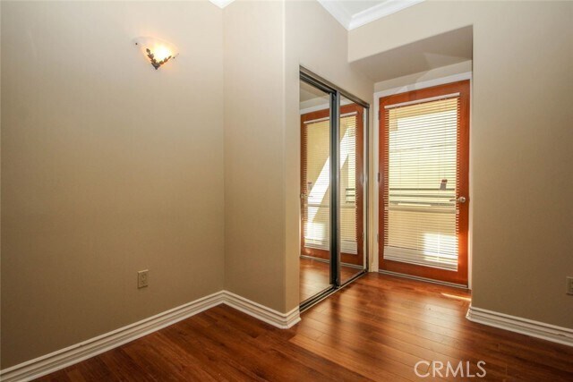 Building Photo - 719 E Providencia Ave