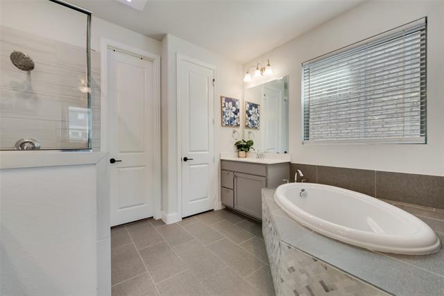 Building Photo - 2823 Silver Leaf Dr