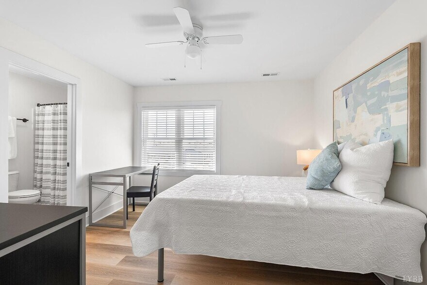 Building Photo - 1600 Wards Ferry Rd