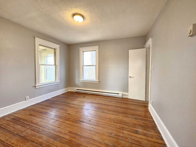 Building Photo - 183 Orange St