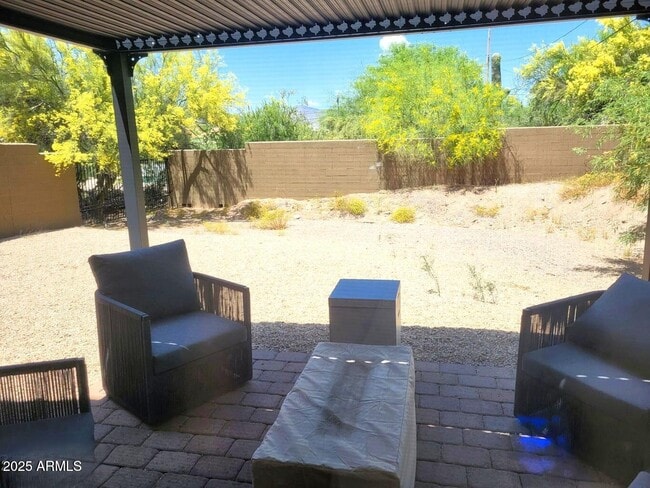 Building Photo - 6119 E Knolls Way N