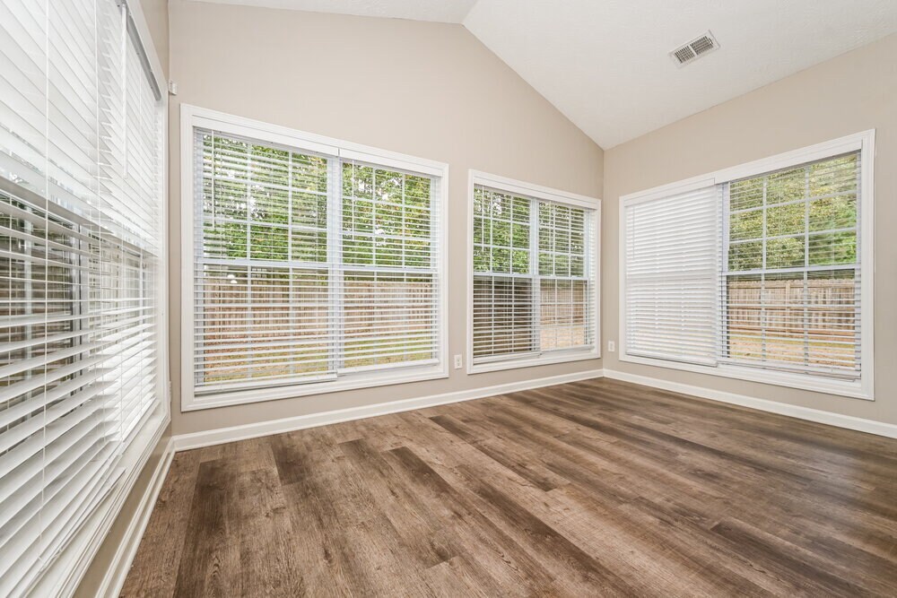 Building Photo - 9025 Aldbury Dr