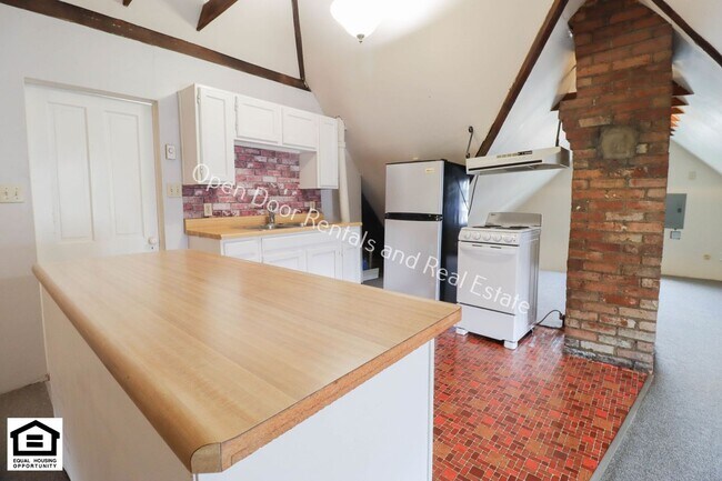 Building Photo - 1101 Lake Ave