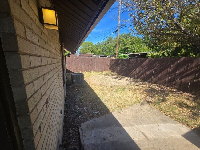 Building Photo - 13439 Blossomheath Ln