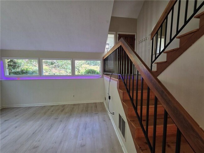 Building Photo - 4694 Shallowford Rd