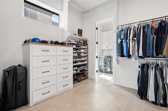 Building Photo - 5213 Havana Dr