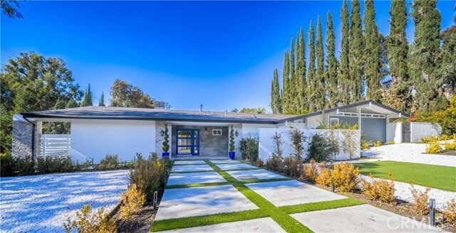 Primary Photo - 5105 Lubao Ave