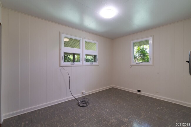 Building Photo - IMMACULATE AND CLEAN 3BR/1.5BA WITH 2 BONU...