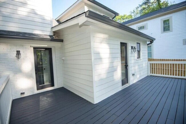 Building Photo - 314 Ashburton Ave SE